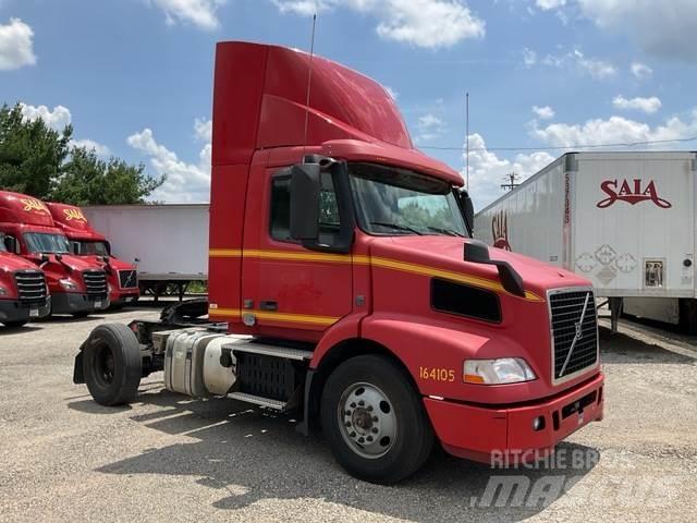 Volvo VNM42T Tractor Units