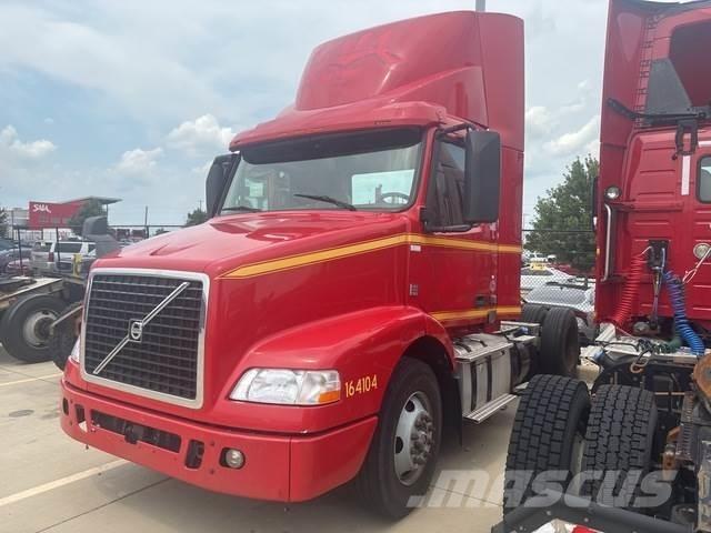 Volvo VNM42T Tractor Units