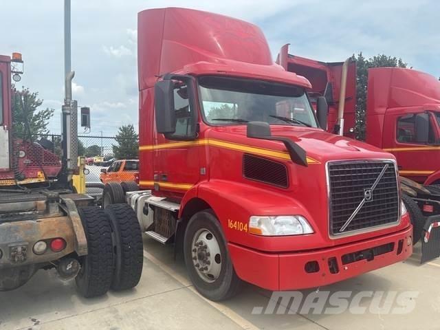 Volvo VNM42T Tractor Units