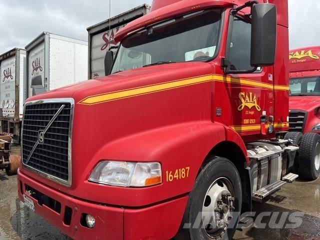 Volvo VNM42T Tractor Units