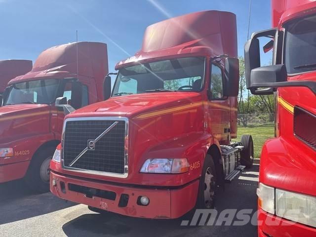 Volvo VNM42T Tractor Units