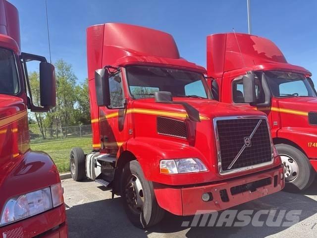 Volvo VNM42T Tractor Units