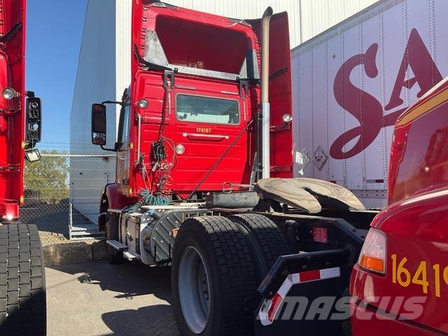 Volvo VNM42T Tractor Units