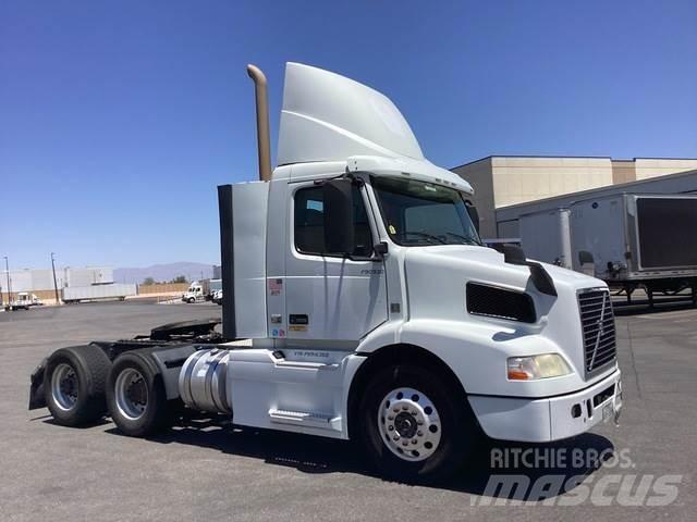 Volvo VNM64T Tractor Units