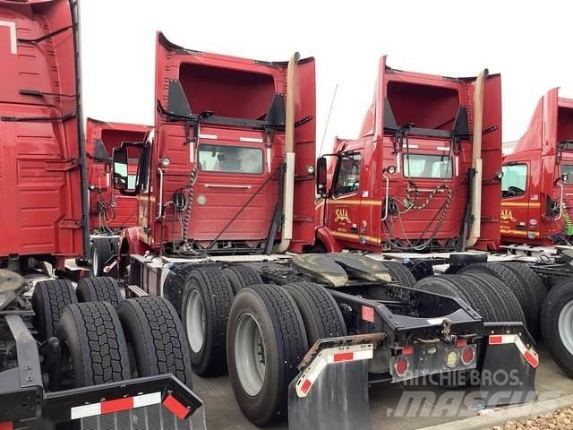 Volvo VNM64T Tractor Units
