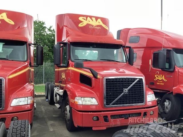 Volvo VNM64T Tractor Units