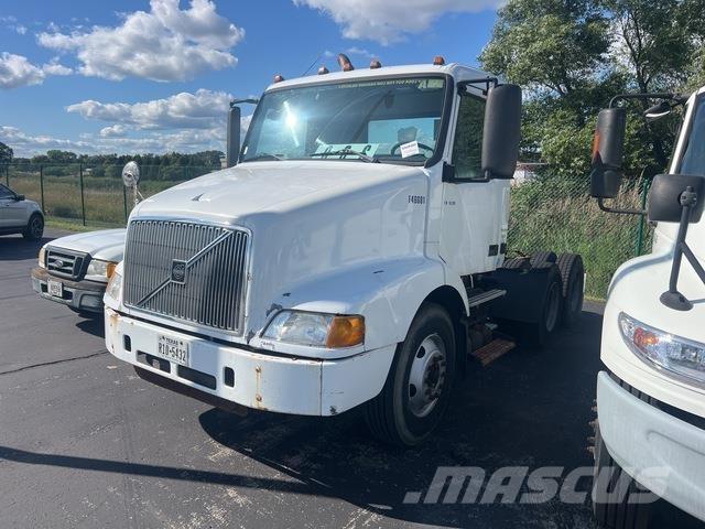 Volvo VNM64T Tractor Units