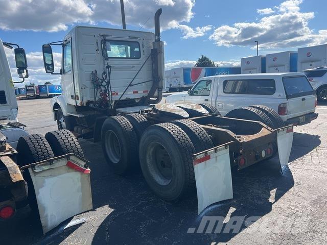 Volvo VNM64T Tractor Units