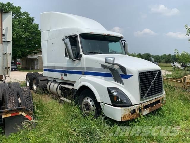 Volvo VNR64T Tractor Units