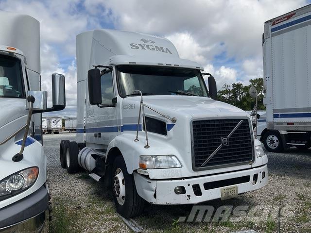 Volvo VNR64T Tractor Units