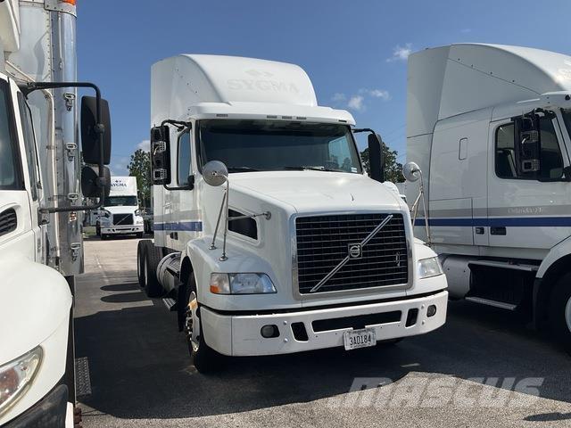 Volvo VNR64T Tractor Units