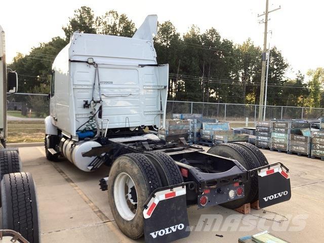 Volvo VNR64T Tractor Units
