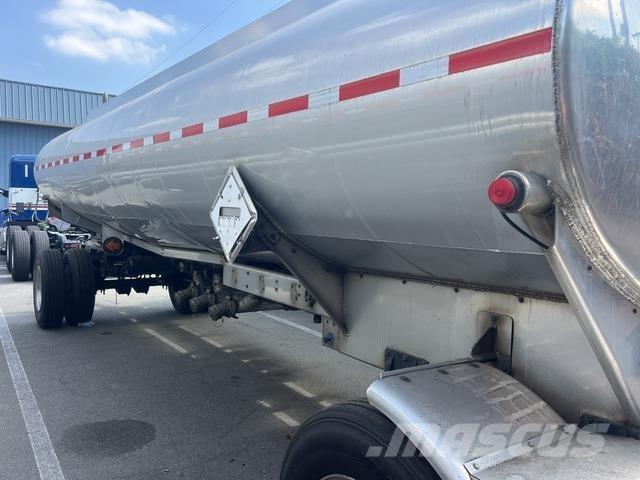  Weld-it Tanker trailers