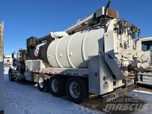 Western Star  Crawler excavators