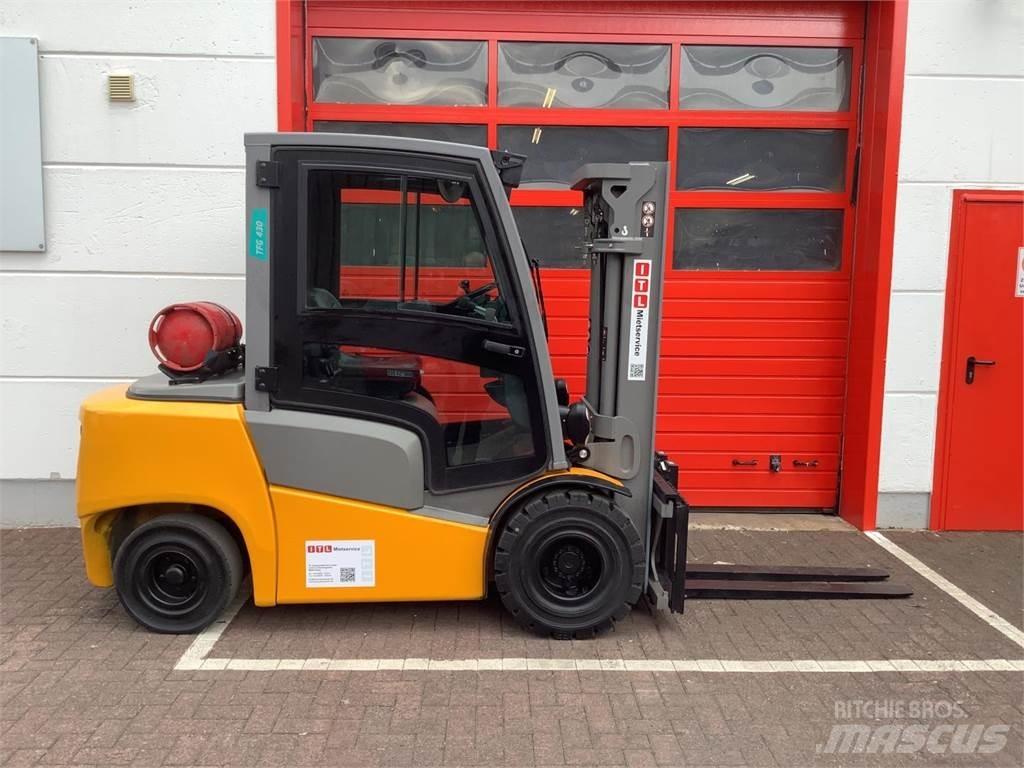 Jungheinrich TFG430 LPG trucks