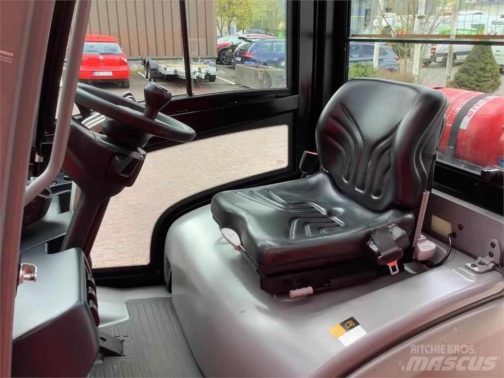 Jungheinrich TFG430 LPG trucks