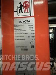 Toyota OME100M High lift order picker