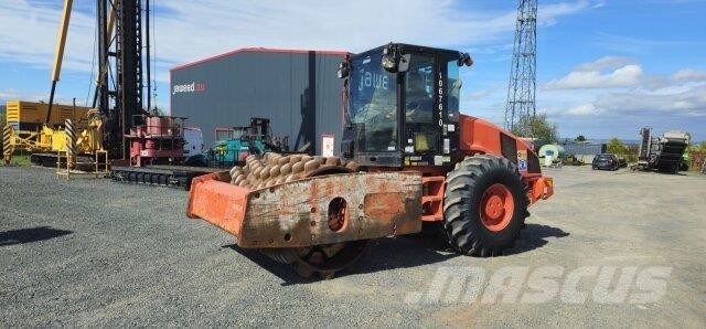 CAT CP 74 Walzenzug / CS Other trucks