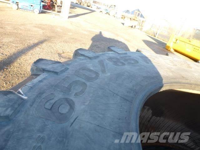  650/85X38 Tyres, wheels and rims