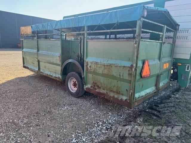 6M. MED HÆVE/SÆNK Animal transport trailers