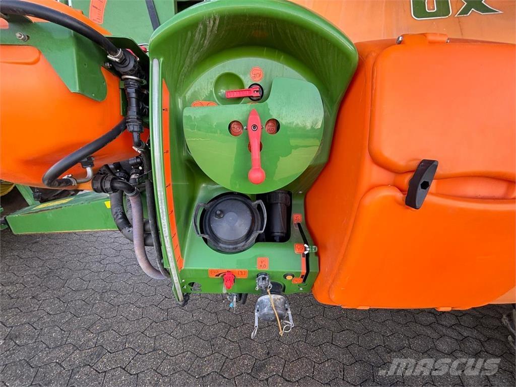 Amazone UX6200 Trailed sprayers