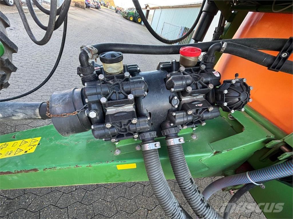 Amazone UX6200 Trailed sprayers