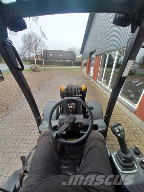 Gehl AL550 Mini loaders