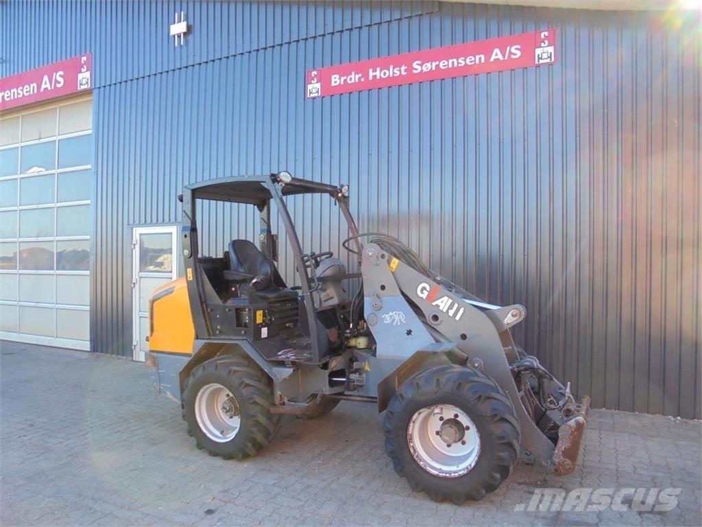 GiANT 5003 Mini loaders