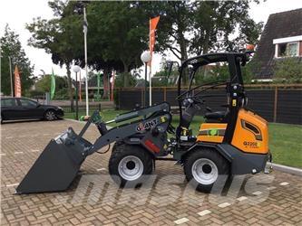 GiANT G2200E Mini loaders