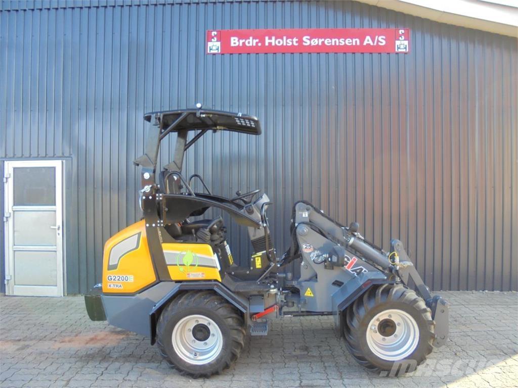 GiANT G2200EX Mini loaders