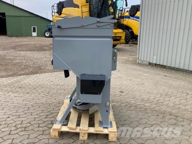 Hilltip 400TR Sand and salt spreaders