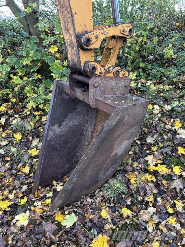 Hydrema 806 Backhoe loaders