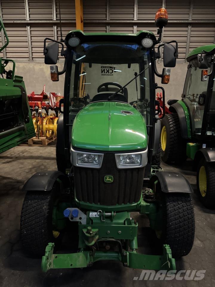 John Deere 3046R Compact tractors