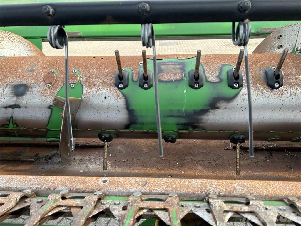 John Deere 635R Combine harvester heads