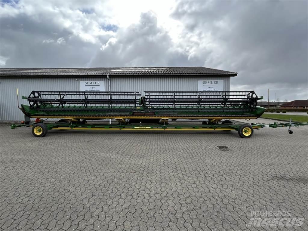 John Deere 640D Combine harvester heads