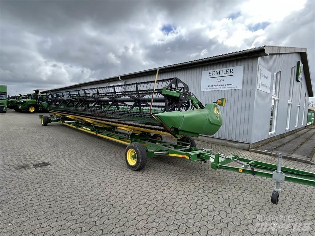 John Deere 640D Combine harvester heads