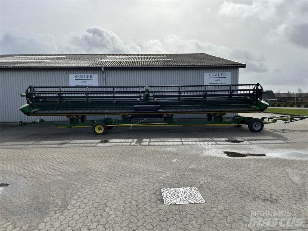 John Deere 640D Combine harvester heads