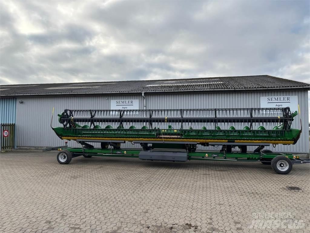 John Deere 735D Combine harvester heads