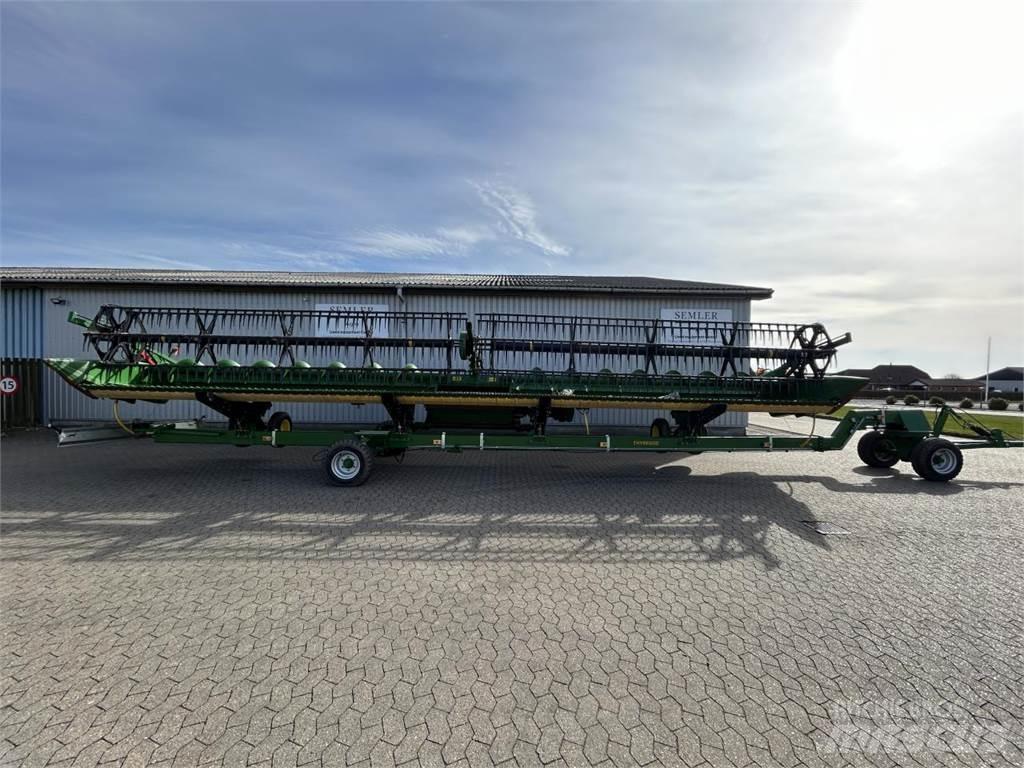 John Deere 740D Combine harvester heads