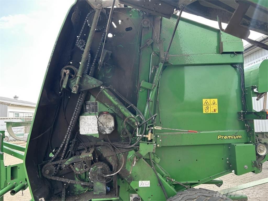 John Deere 864 Round balers