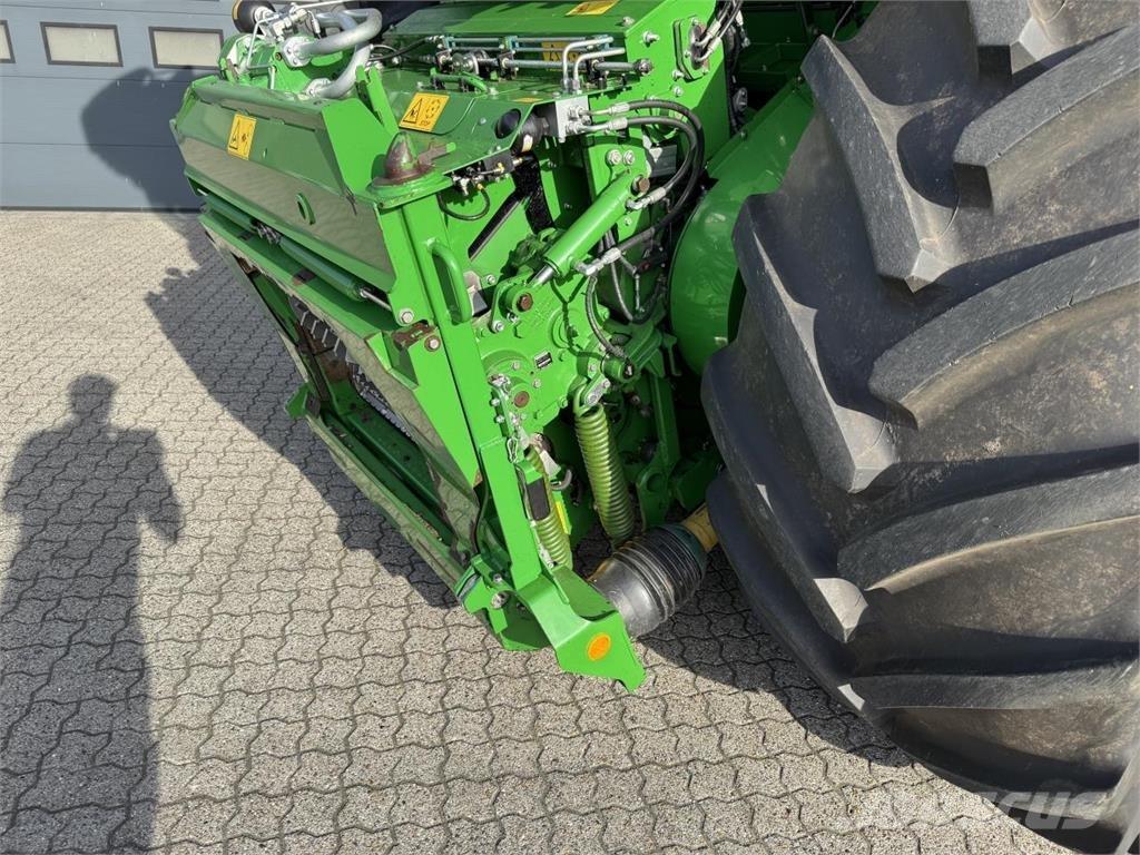 John Deere 9800 Forage harvesters