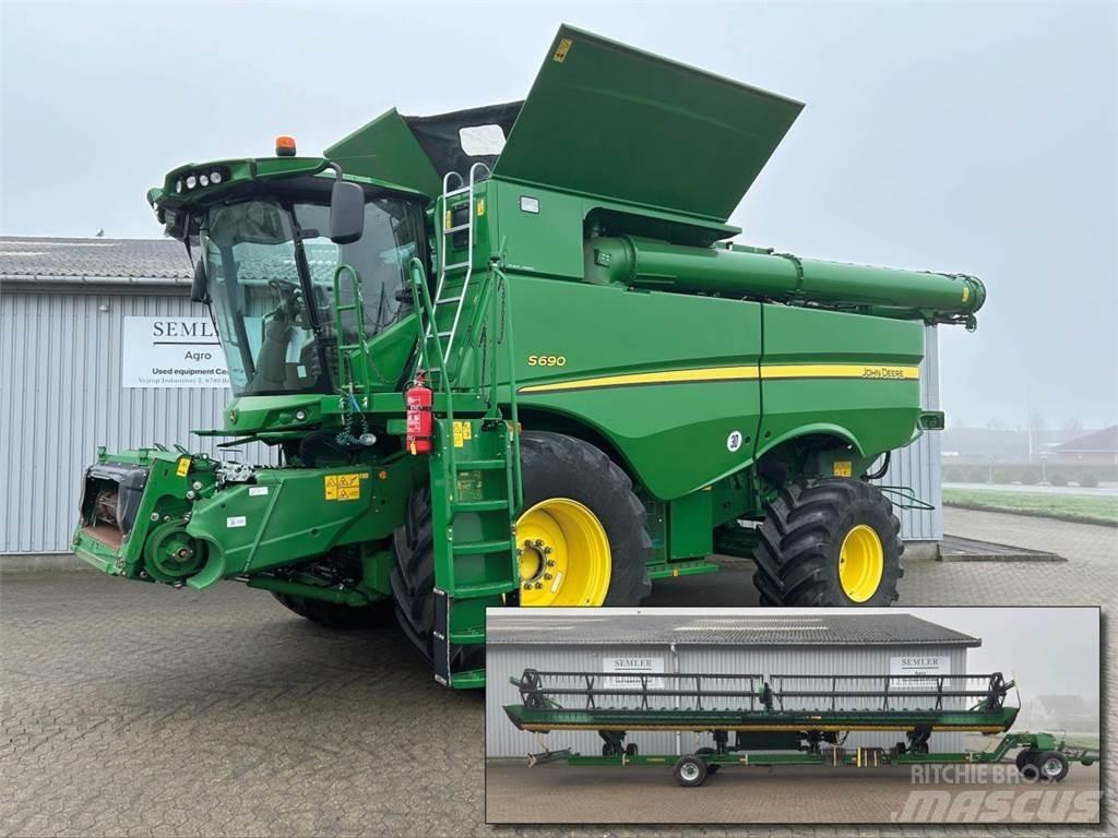 John Deere S690 Combine harvesters