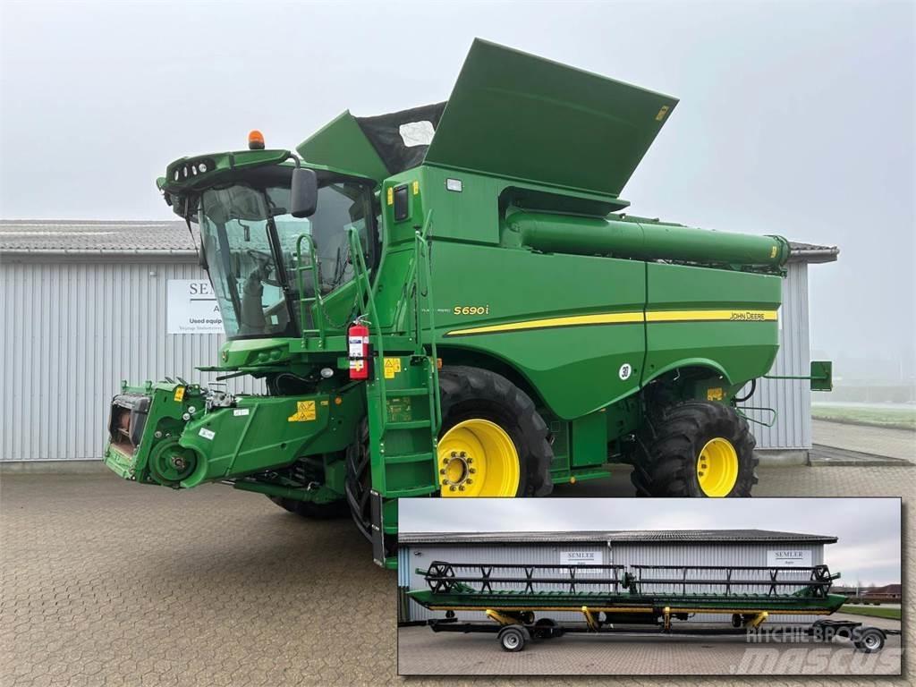 John Deere S690 Combine harvesters