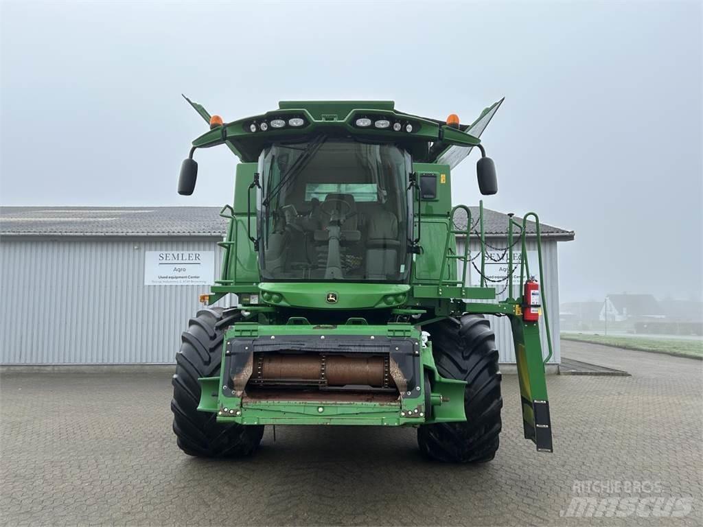 John Deere S690 Combine harvesters