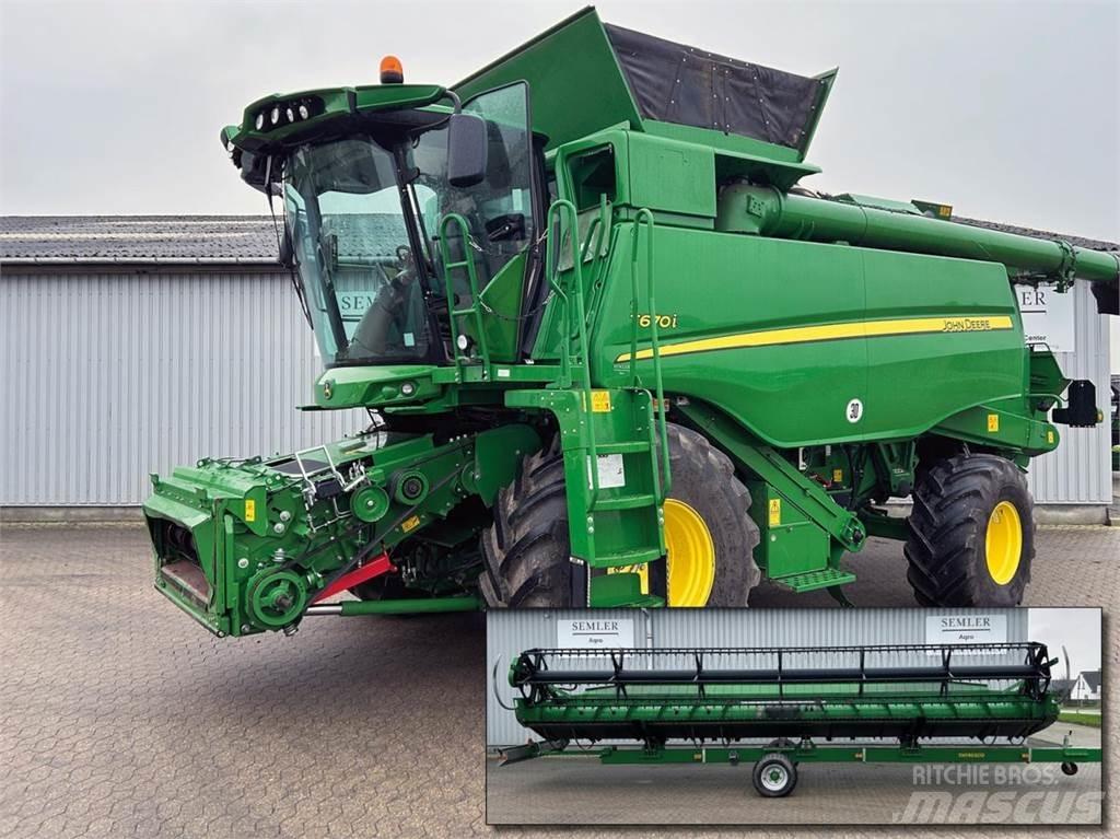 John Deere T670 Combine harvesters