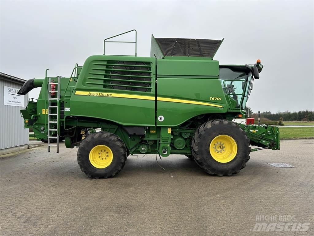 John Deere T670 Combine harvesters