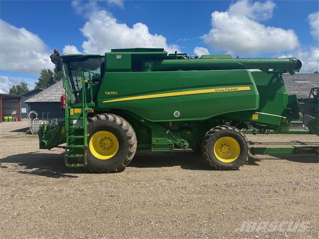 John Deere T670I Combine harvesters