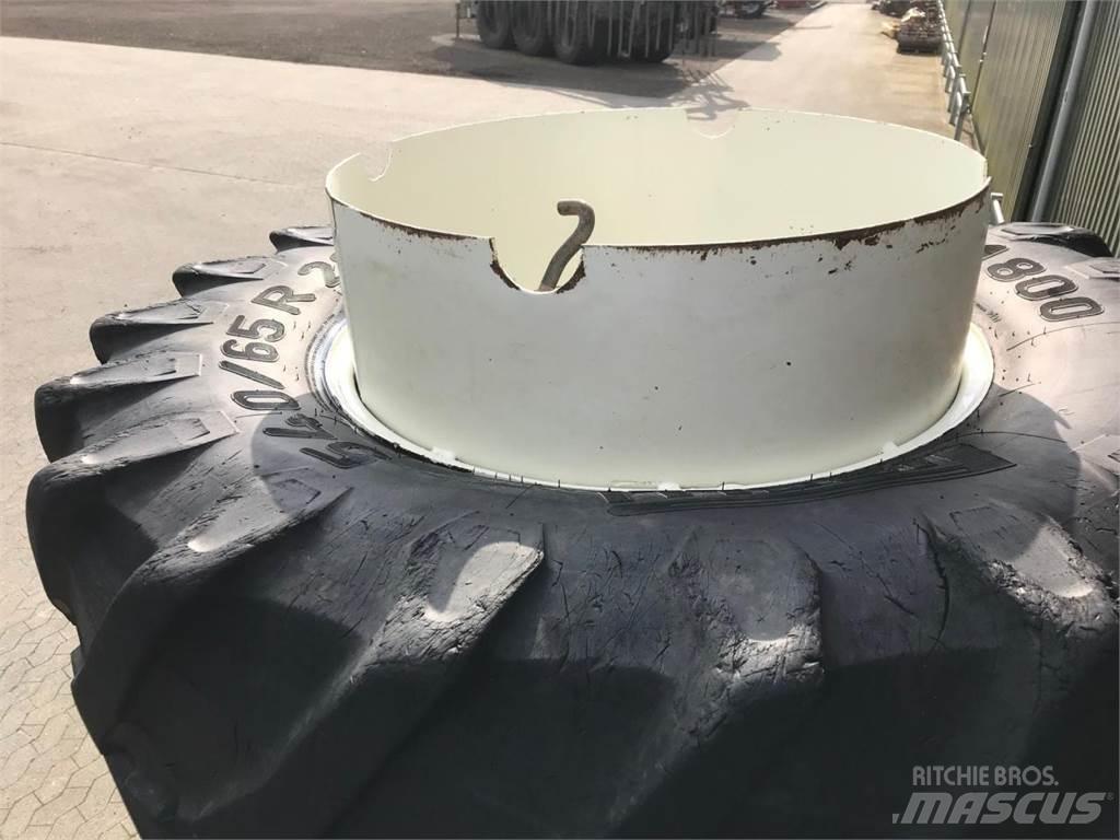  UM 540/65X28 Tyres, wheels and rims