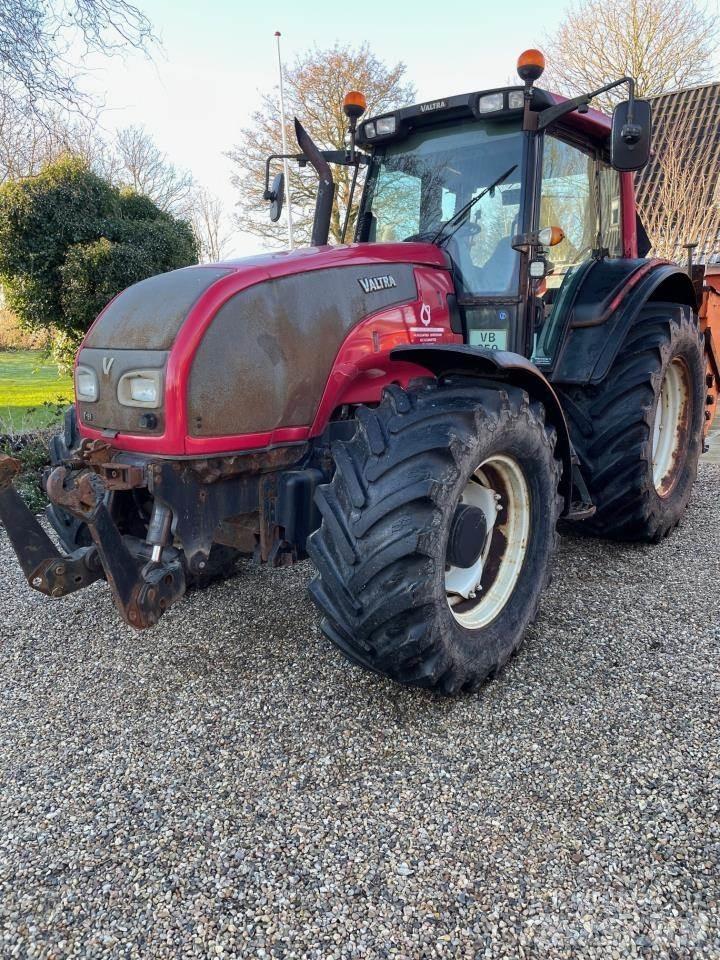Valtra T151 Tractors