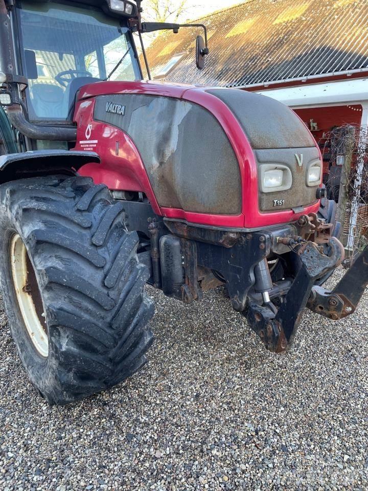 Valtra T151 Tractors